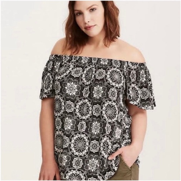 3/$22🩶 Torrid Medallion Print Shirt Off Shoulder Top Plus Size 3 3X 22 24 NEW - Picture 1 of 9